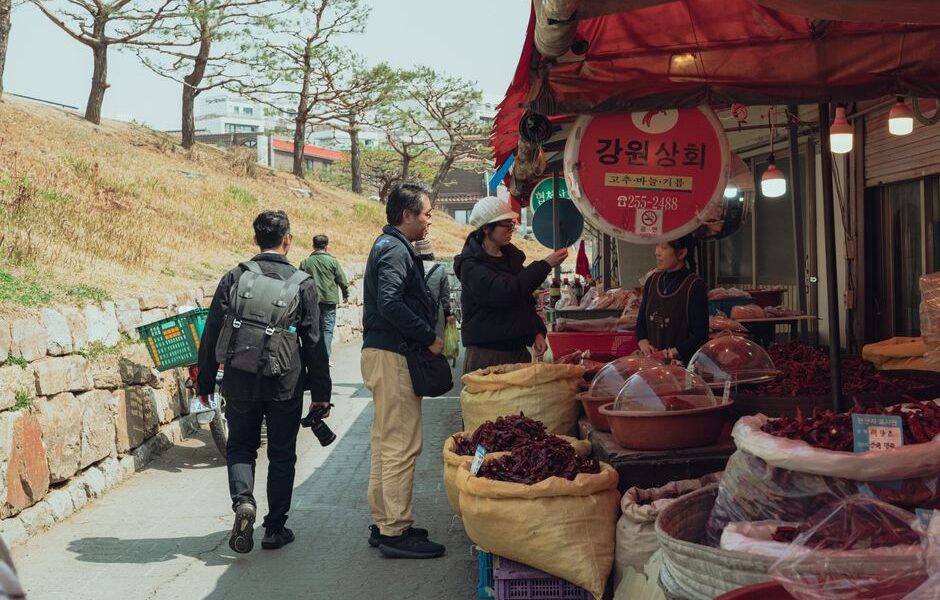 바로 먹을 수 있는 식사 또는 인스턴트 식품 패킷이 인기를 얻고 있는 이유는 무엇입니까?