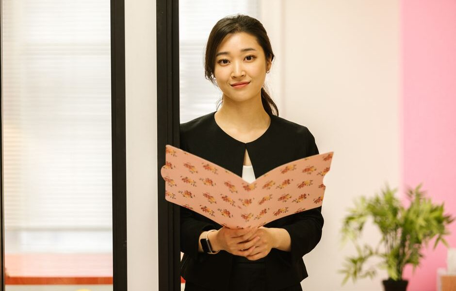 사무실 개조를 계획하고 있다면 버킷 목록에 건식벽체 수리를 추가하세요