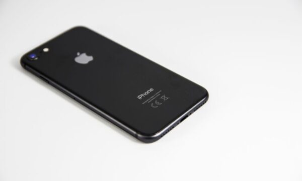 언제 iPhone을 수리할 가치가 있는지 배우는 방법